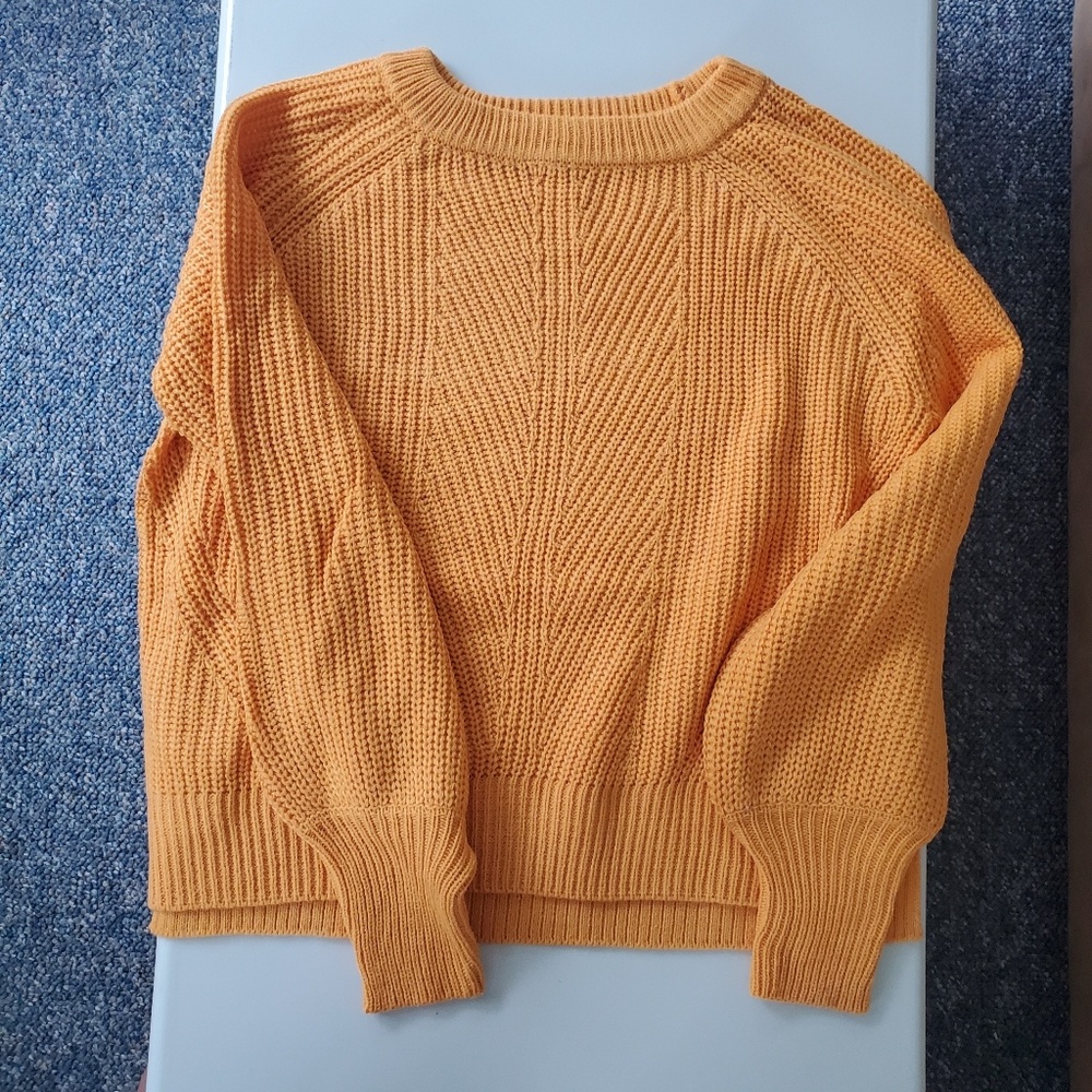 Fall orange billowy sleeve sweater - Picture 3 of 3